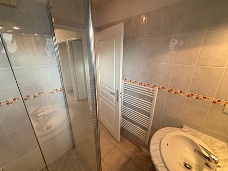 Location Appartement 3 pièces 65m² - Photo 5