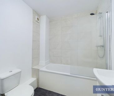2 bedroom Flat To Let - Photo 4