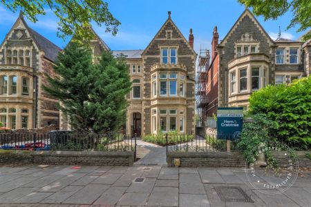 1 Bedroom Flat - Photo 3