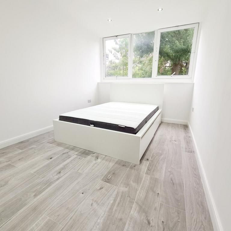 3 bedroom flat to rent - Photo 1