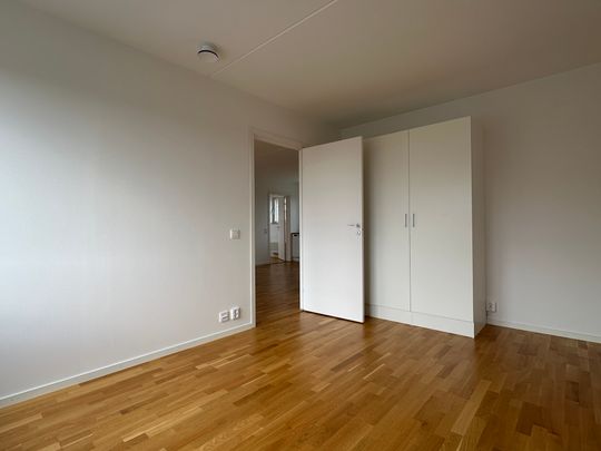Stridsvagnsvägen, Kristianstad - Photo 1