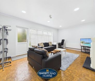 6 bedroom detached house to rent - Photo 3