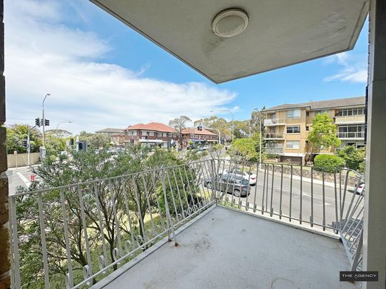 Contemporary 1-Bedroom Apartment in Prime Mosman - Photo 1