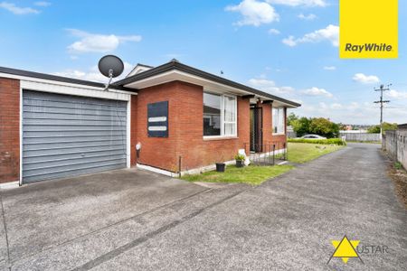 Two Bedroom and One Bathroom Unit in New Lynn! - Photo 3