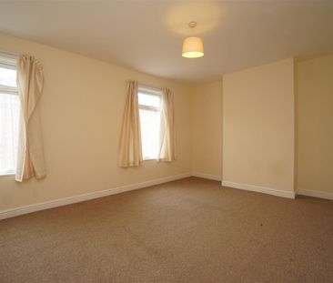 2 bedroom House To Let - Photo 2