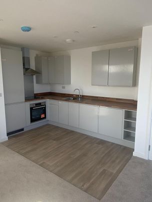 2 Bed Flat, Lansdowne Hill, SE27 - Photo 1