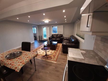 For Lease - 276 Degraaf Crescent, Aurora, Ontario - Photo 5