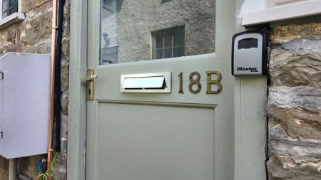3 bedroom terraced house to rent - Photo 3