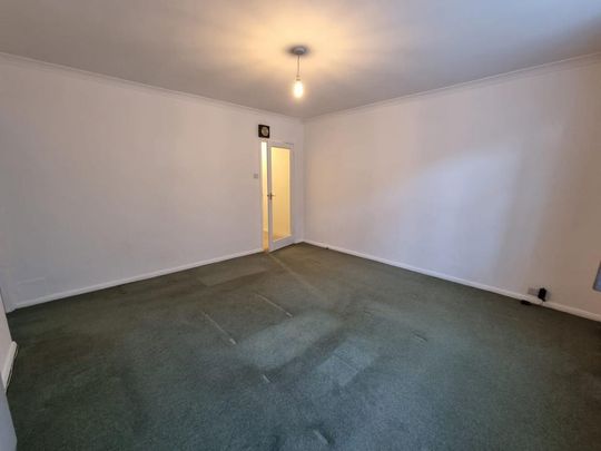 2 bedroom ground floor flat to rent - Photo 1