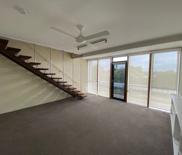 Light-Filled Two-Bedroom Retreat Near the Barwon River - Photo 1
