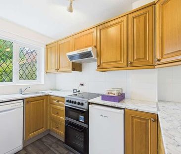 Mortimer Gardens, Tadley, RG26 - Photo 2