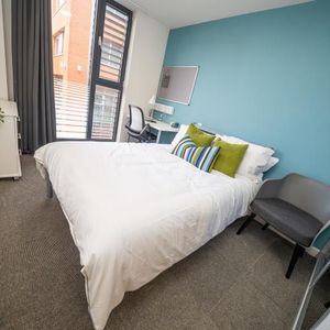 Student Apartment 2 bedroom, City Centre, Sheffield - Photo 2