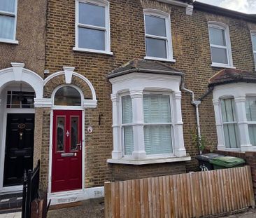 4 bedroom terraced house to rent - Photo 3