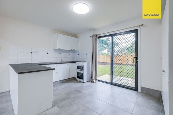 Spacious Dual-Living 6 Bedroom Family Home! - Photo 1