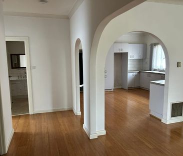 3 Bedroom house in quiet pocket of Sunshine - Photo 1