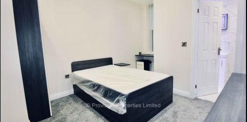 2 Bedroom Apartment - Photo 2