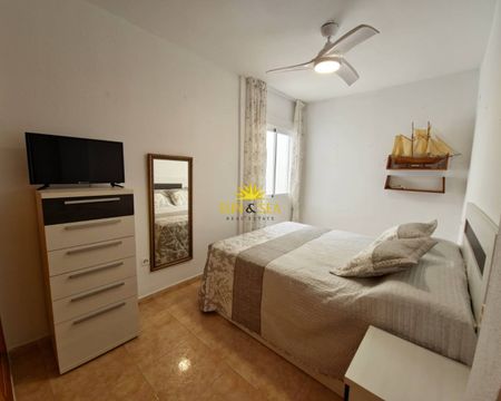 COZY APARTMENT IN TORREVIEJA WITH 1 BEDROOM AND 1 BATHROOM - Photo 3