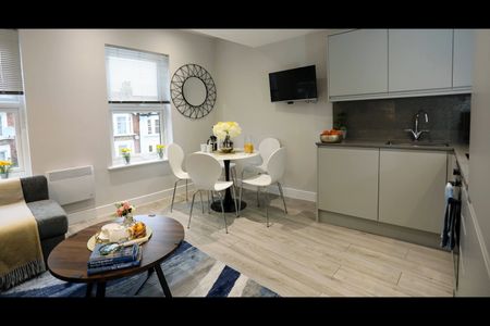 3 Bed Flat, London, N12 - Photo 2