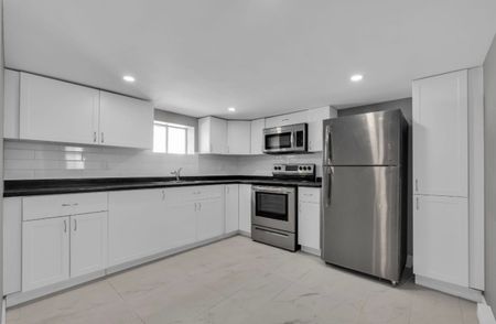 For Lease - 127 New Street, Cornwall, Ontario - Photo 2