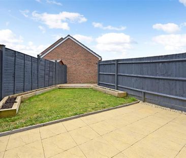 3 bedroom semi-detached house to rent - Photo 3