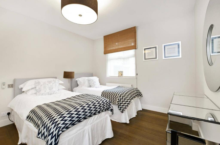 3 bedroom flat to rent - Photo 4