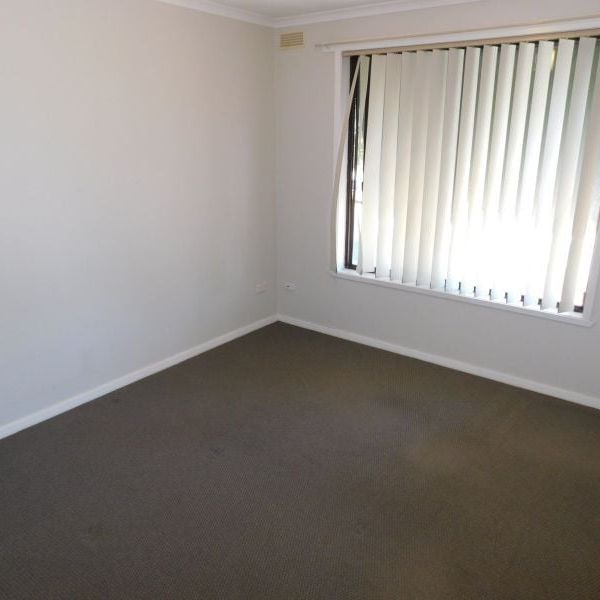 SPACIOUS TWO BEDROOM UNIT IN BALLARAT NORTH - Photo 1