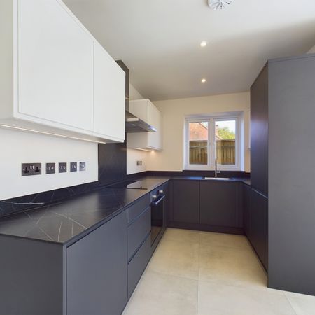 2 bed apartment to rent in Chapel Lane, High Wycombe, Buckinghamshire, HP12 4BS - Photo 4
