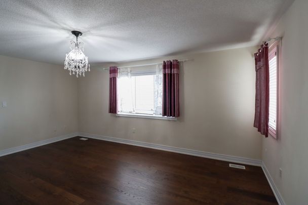 For Lease - 1330 Kestell Boulevard, Oakville, Ontario - Photo 1