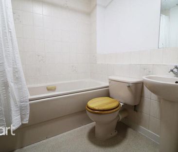 2 bedroom flat to rent - Photo 3