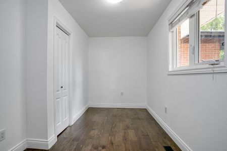 427 Nairn Avenue apartment — Toronto, ON (2-Bedroom) - 2 Bedroom - Photo 3