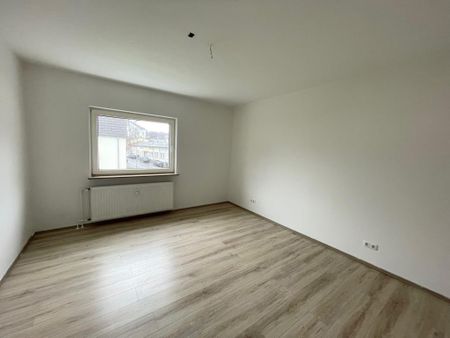 Zentrale und gut geschnittene 3-Zimmer-Wohnung mit Balkon in Hemer Mitte - Photo 2