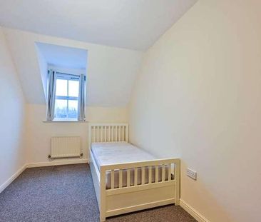 Goldsworth Road, Woking, GU21 - Photo 1