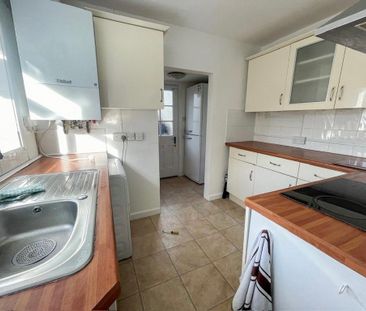 5 bedroom semi-detached house to rent - Photo 1