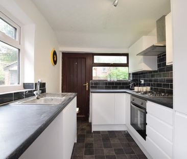 4 bedroom semi-detached house to rent - Photo 6