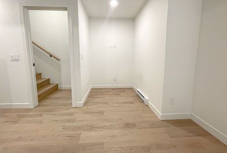 Basement Unit in Altadore - Photo 5