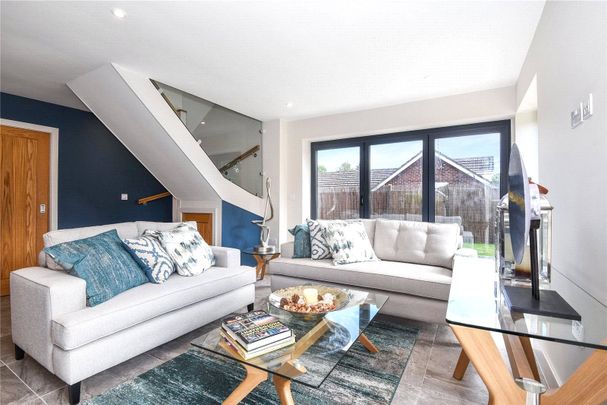 3 bedroom semi-detached house to rent - Photo 1