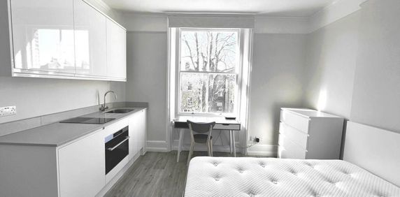 Studio to rent - Photo 2