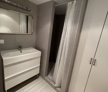 Location Appartement 2 pièces 45m² MARSEILLE 5ème - Photo 6