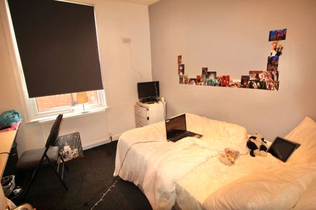 7 Bed - 16 Chestnut Avenue, Hyde Park, Leeds - LS6 1BA - Student - Photo 3