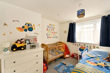 Castlecombe Road, London, SE9 - Photo 5