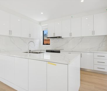 1/52 Lower Dandenong Road, Parkdale VIC 3195 - Townhouse For Rent |... - Photo 3