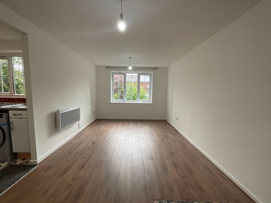 2 Bed Flat, Slack Road, M9 - Photo 1