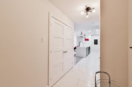 2855 Av. du Cosmodôme, app.603, H7T 0P1, Laval - Photo 2