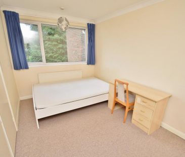 4 bedroom terraced house to rent - Photo 3