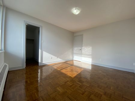 225 Davisville Avenue - Photo 5