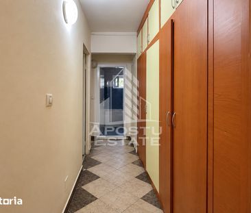 Apartament 3 camere zona Miorita Pet Friendly - Fotografie 2