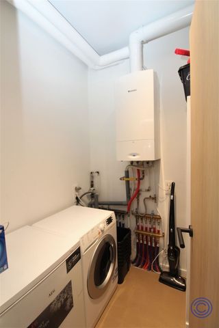 Stijlvol gemeubeld 2-slpk appartement op toplocatie. - Photo 2