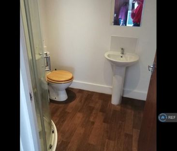 2 bedroom flat to rent - Photo 6