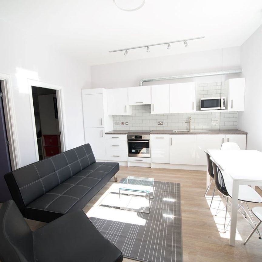 3 Bed Flat, Forest Road East, NG1 - Photo 1