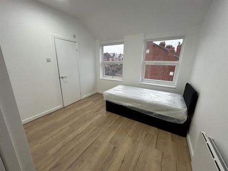 1 BED Apartment To rent - Photo 4